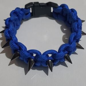 Custom made paracord bracelet